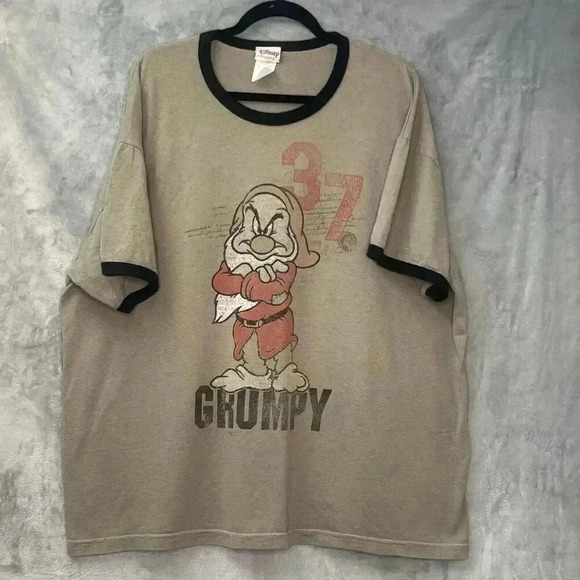Vintage Grumpy Seven Dwarfs Disney Men's Ringer T-shirt SZ XXL Tan - Picture 1 of 10
